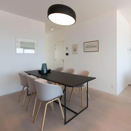 Duplex By The Coast With Stunning Sea Views * Остенде