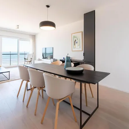 Duplex By The Coast With Stunning Sea Views * Остенде